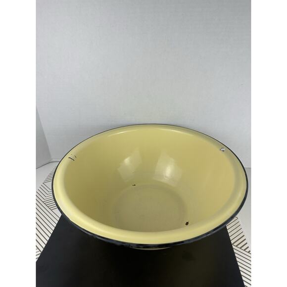 Vintage Enamelware Yellow Bowl Black Rim Farmhouse Country Cookware 12x4.5” - Picture 1 of 6